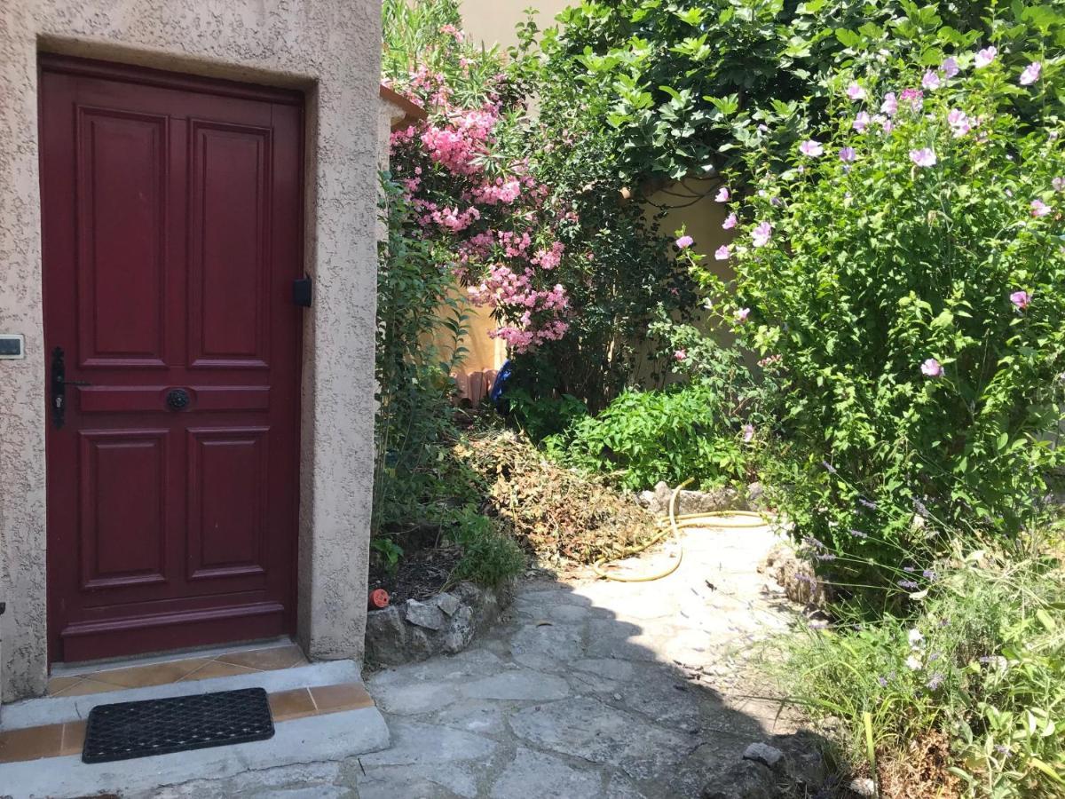 Chambre Climatisee Avec Sdb Privee Dans Une Villa Avec Piscine Ouverte D'Avril A Mi Octobre Marseille Exterior photo